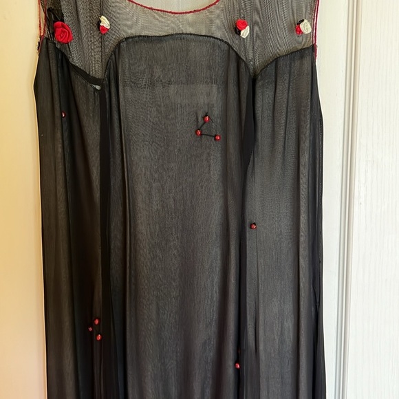 Na-Ta-ya 2 piece flowy midi black sleeveless dress and overlay with roses Med - Picture 9 of 16